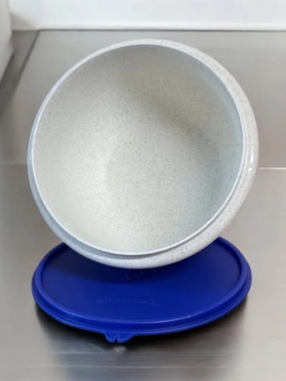 90s Tupperware 8 Cup #271 Mixing Bowl & Lid - Speckled Fireworks